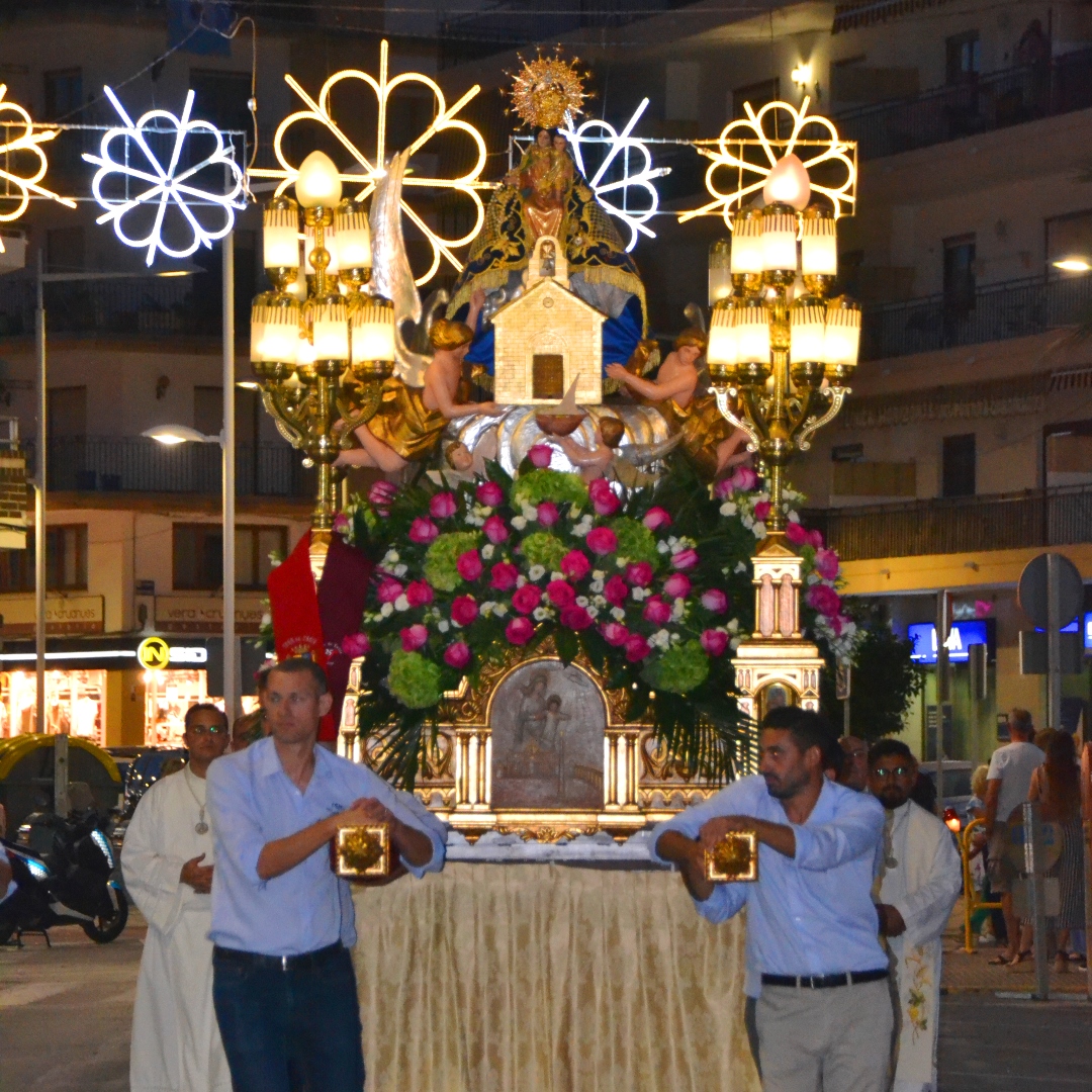 LORETO – Día de la Virgen de Loreto – javeamigos.com